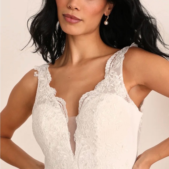 Lulu’s Wedding- Lace Mermaid Wedding Dress - Picture 2 of 10